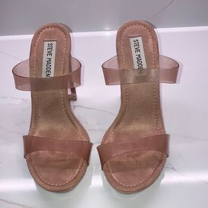 Steve Madden glassy Tan pumps